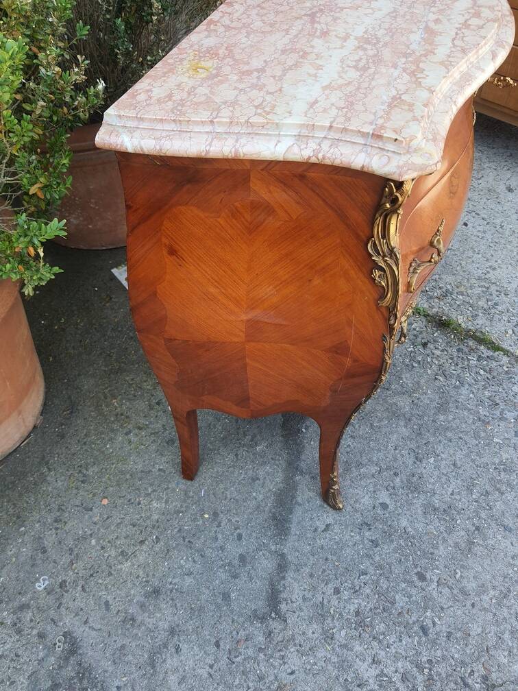 Marquetry chest of drawers
