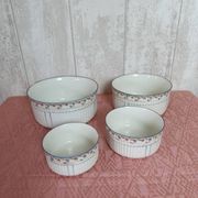 Nested salad bowls in fine decorated porcelain
