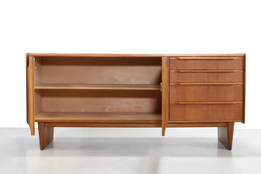 Oak DE02 sideboard by Cees Braakman for Pastoe 1950s
