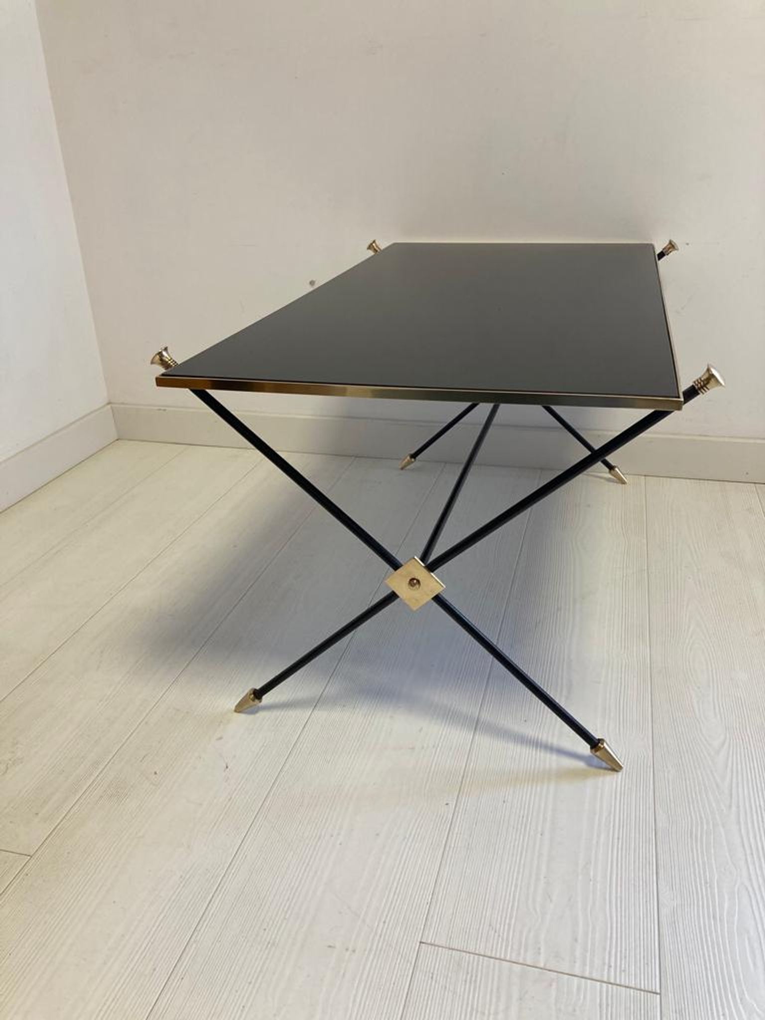 Coffee tabl