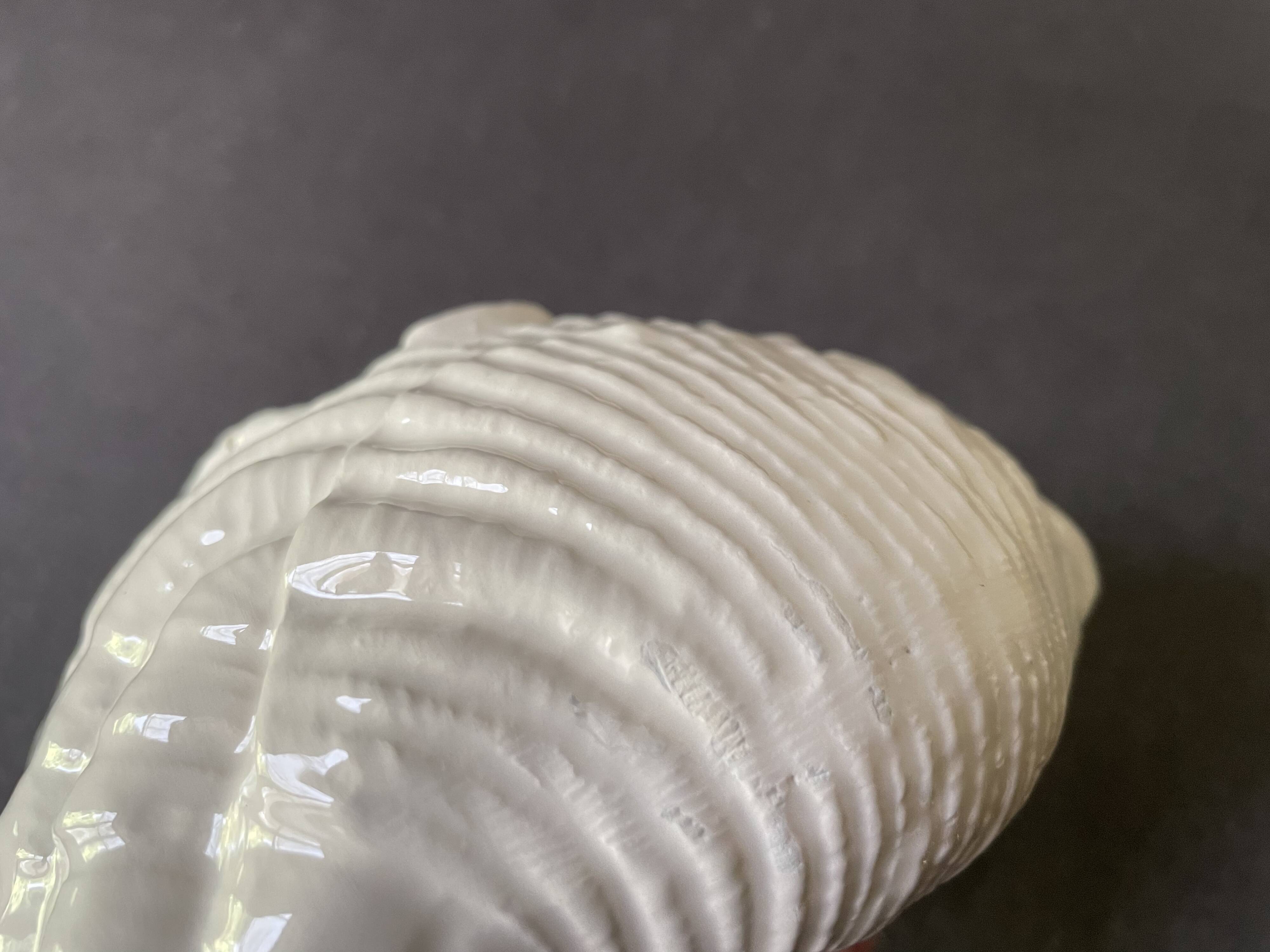 Ceramic shell emptier