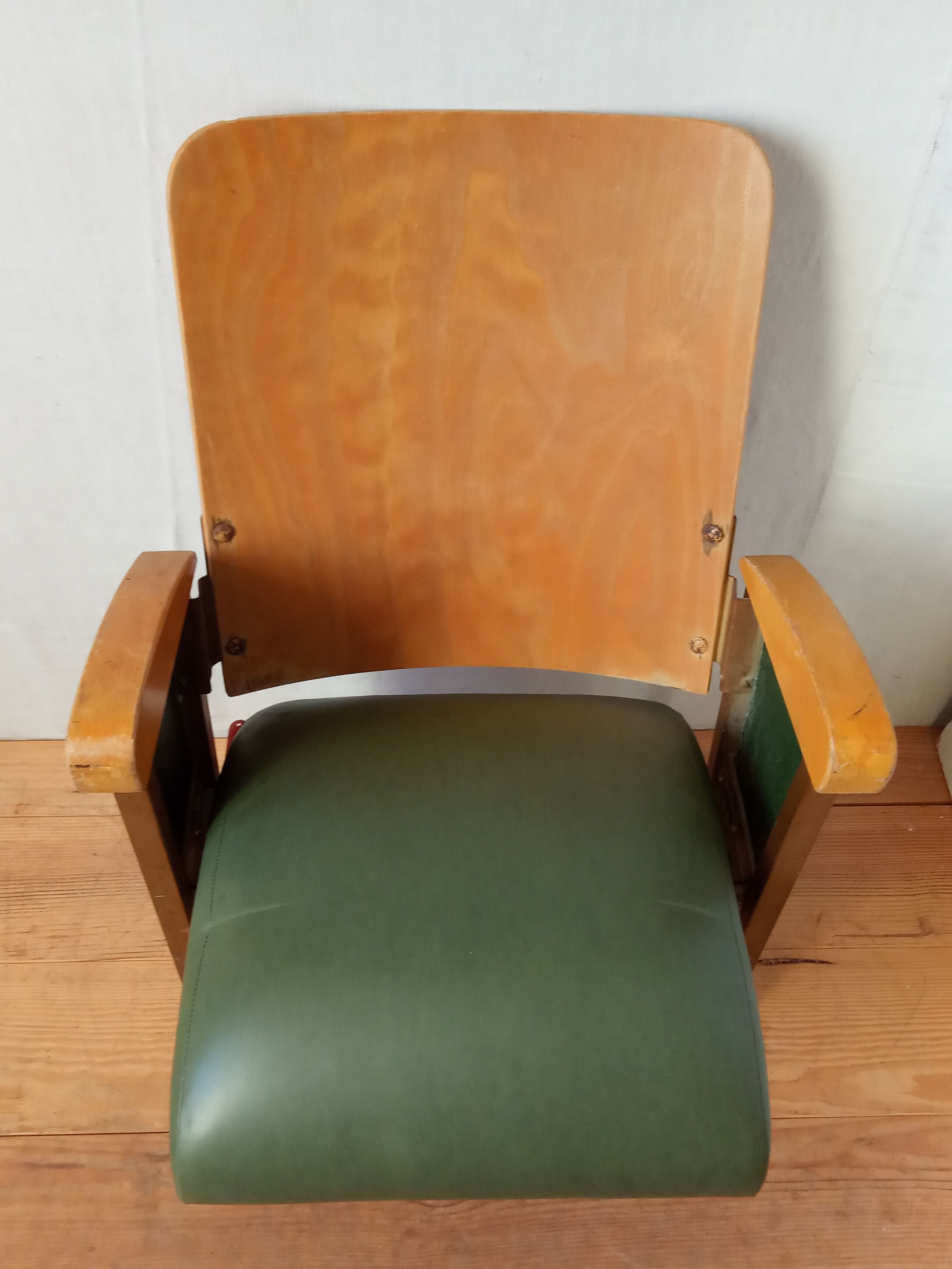 1950s movie chair