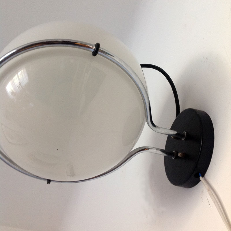 Wall lamp Raak opaline and chrome