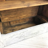 White patina and zinc counter