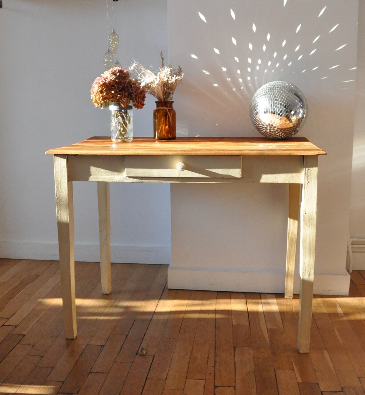 Farm table