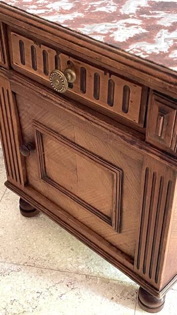 Table de chevet ancienne en bois et marbre