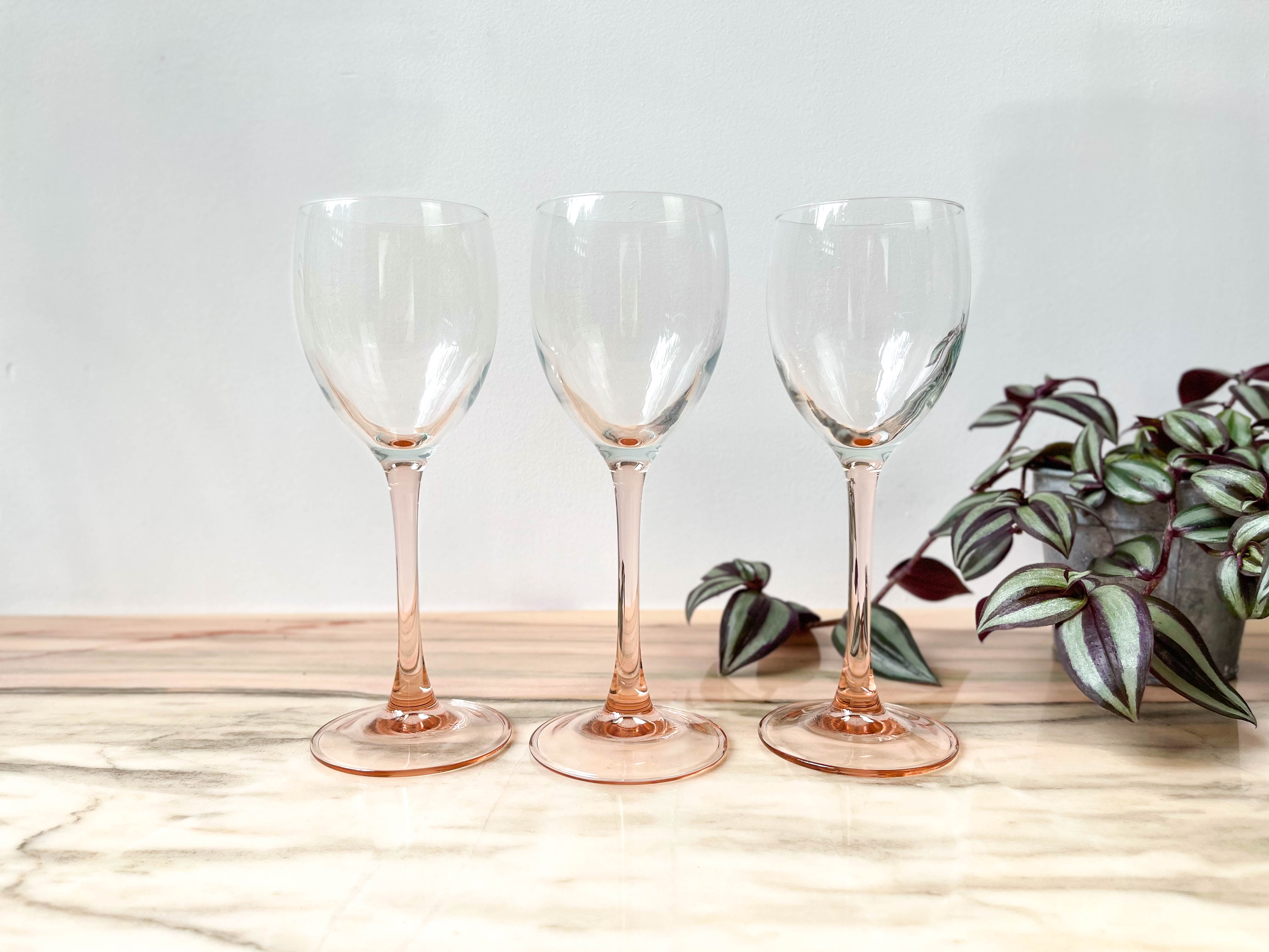3 glasses of white wine vintage pink foot luminarc model "rosé"