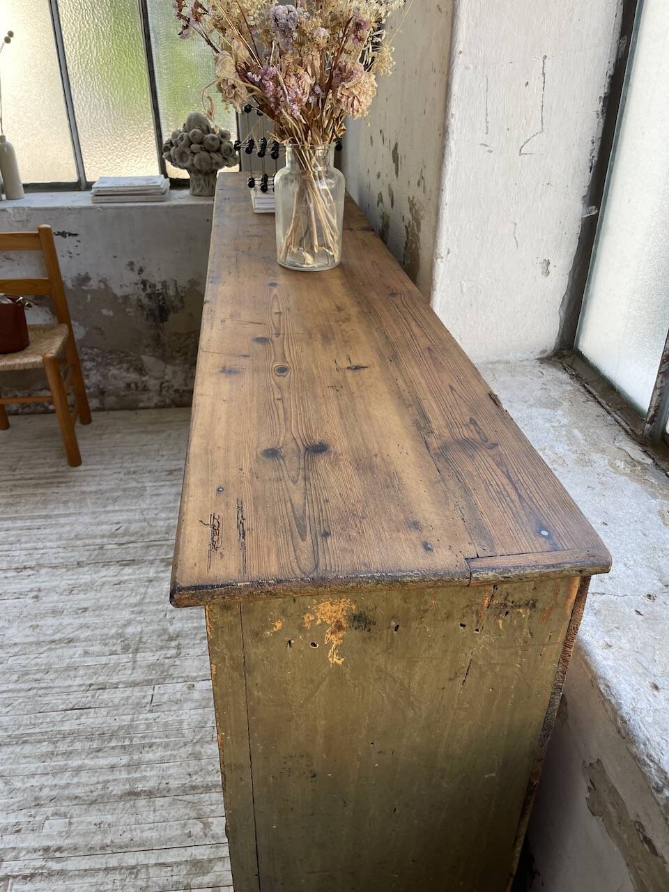 Green patina workshop furniture