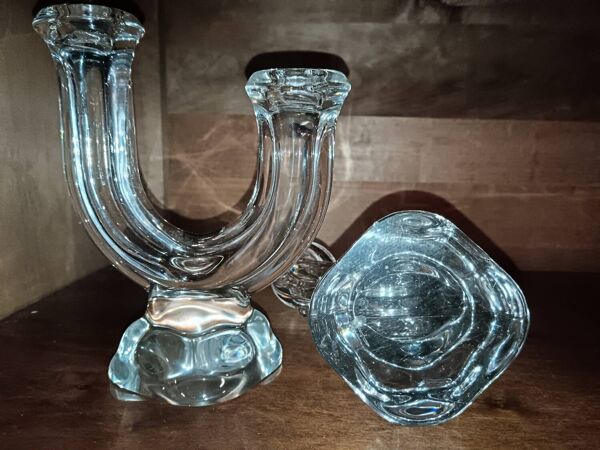Paire de bougeoirs en cristal de Vannes.