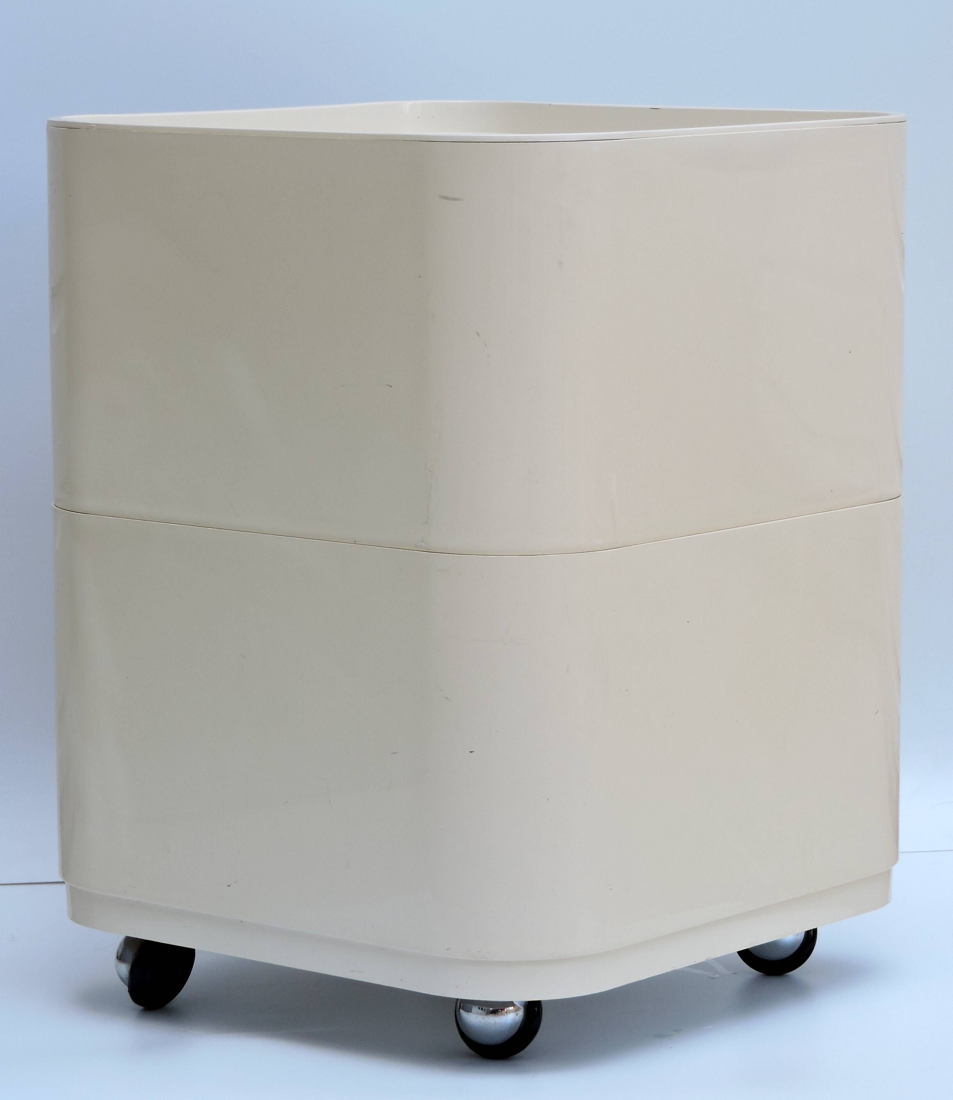 Desserte chevet sur roulettes componibili d'anna castelli pour kartell