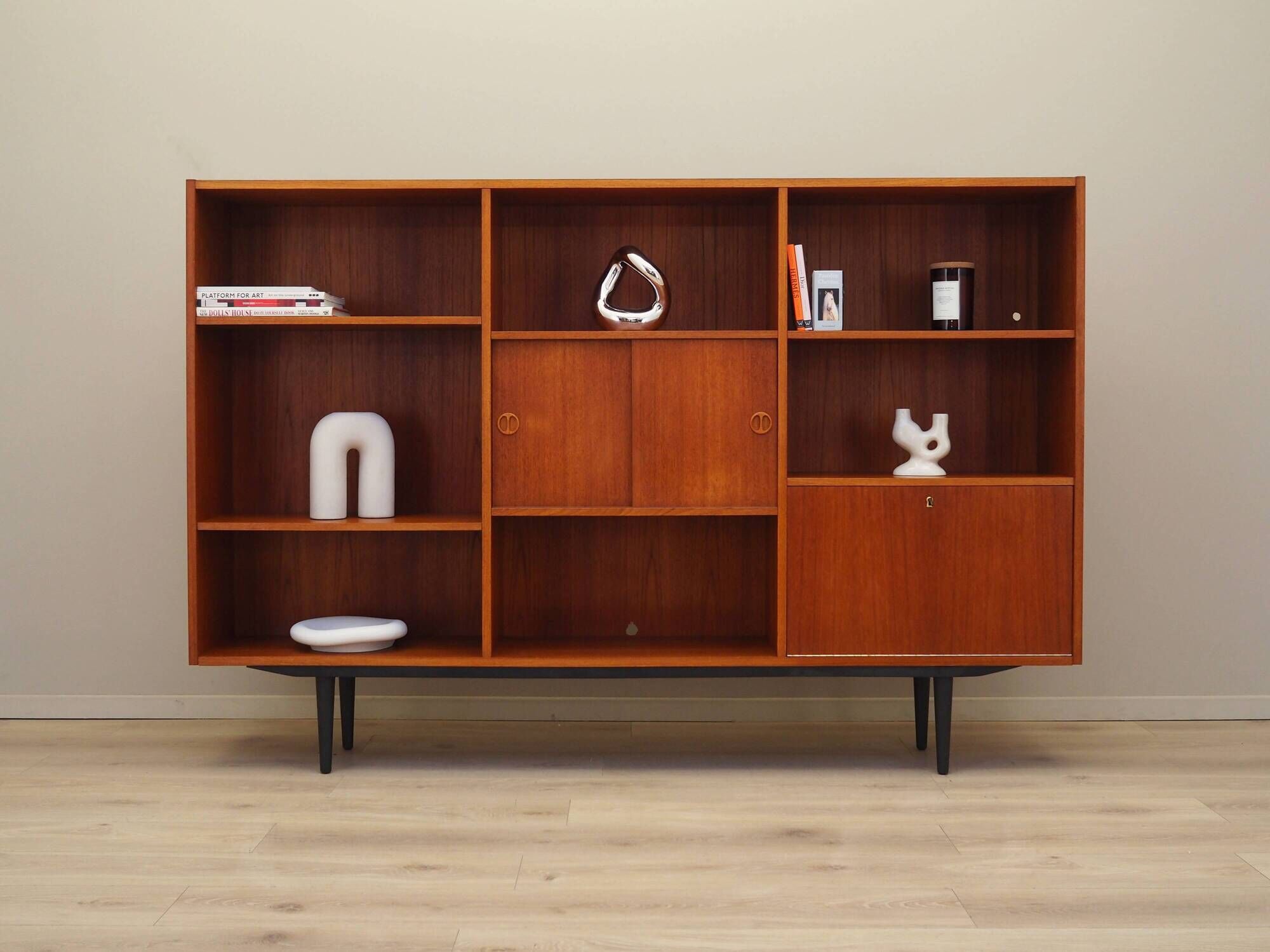 Bibliothèque en teck, design danois, années 1970, production : Danemark