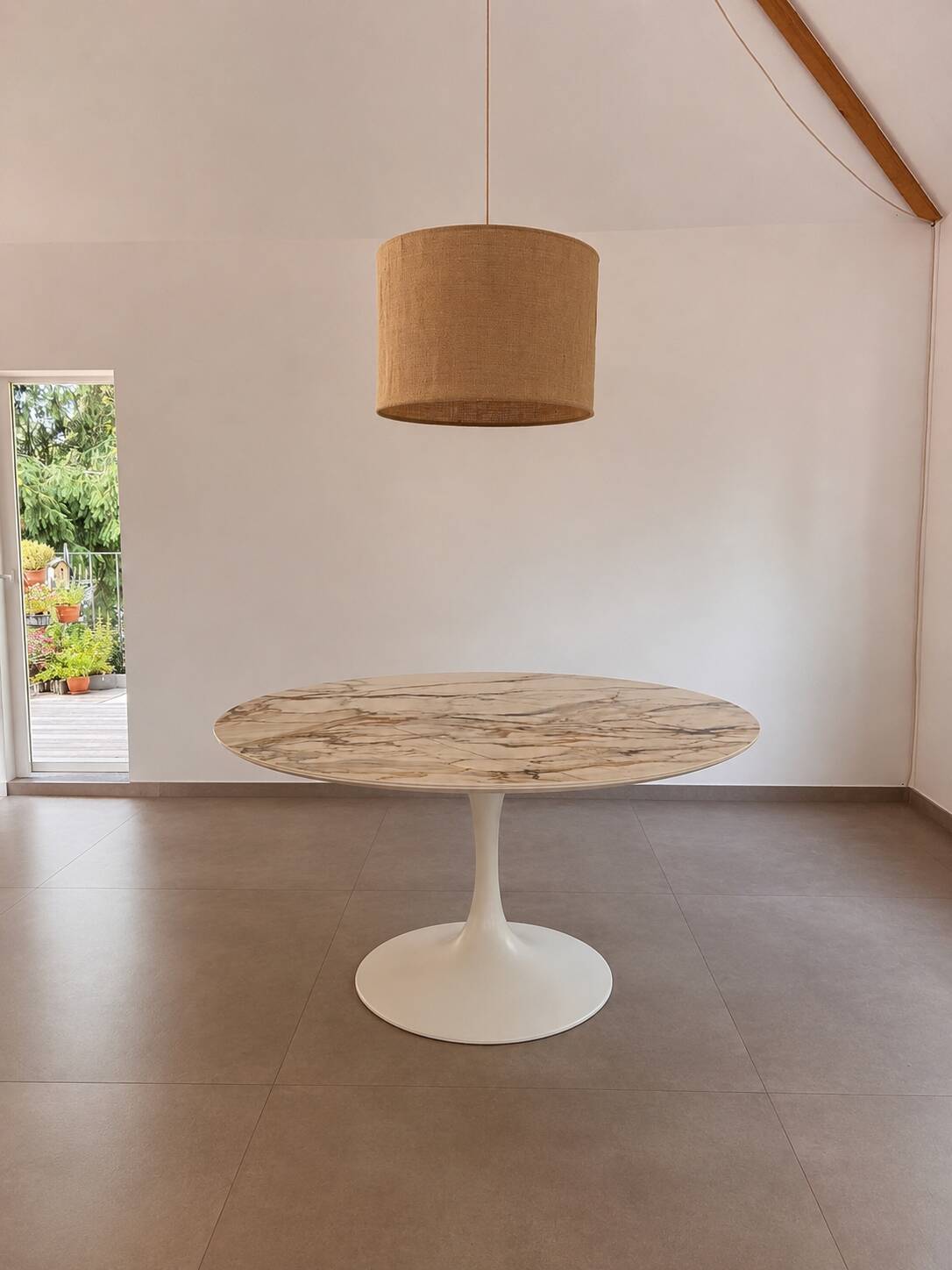 Table et 6 chaises style Mid-Century Modern, Juntoo