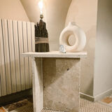 Table d’appoint en travertin