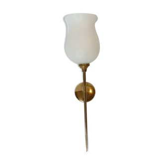 Wall lamp 1960 in golden brass and vintage opaline.