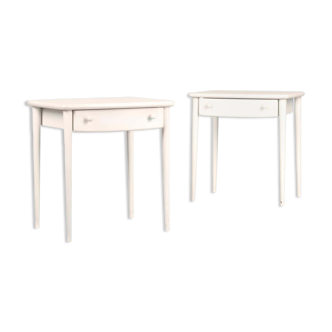Pair of white lacquered bedside tables