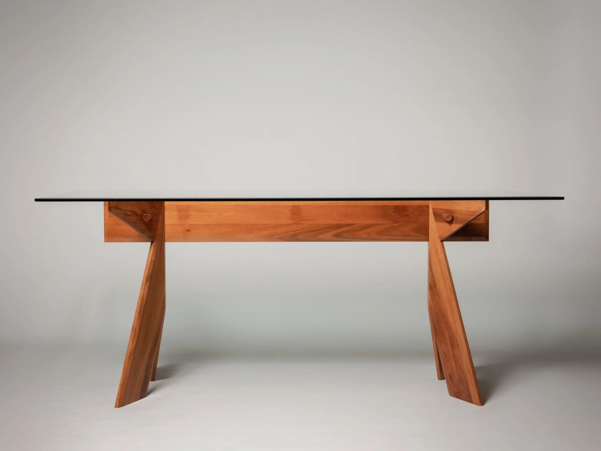 Dining table in walnut, Italy 80s