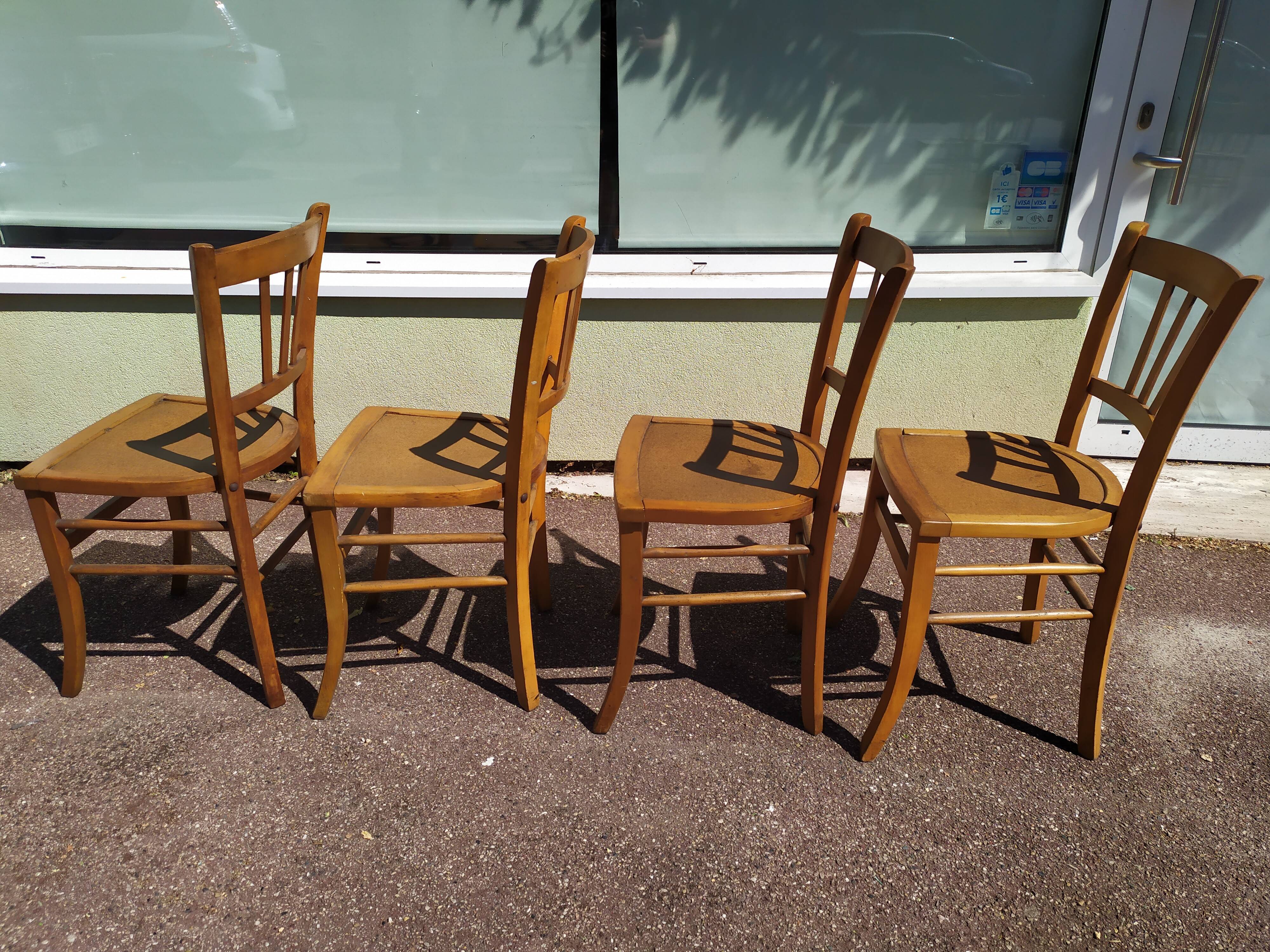 Lot de 4 chaises de bistrot ou de ferme en bois anciennes