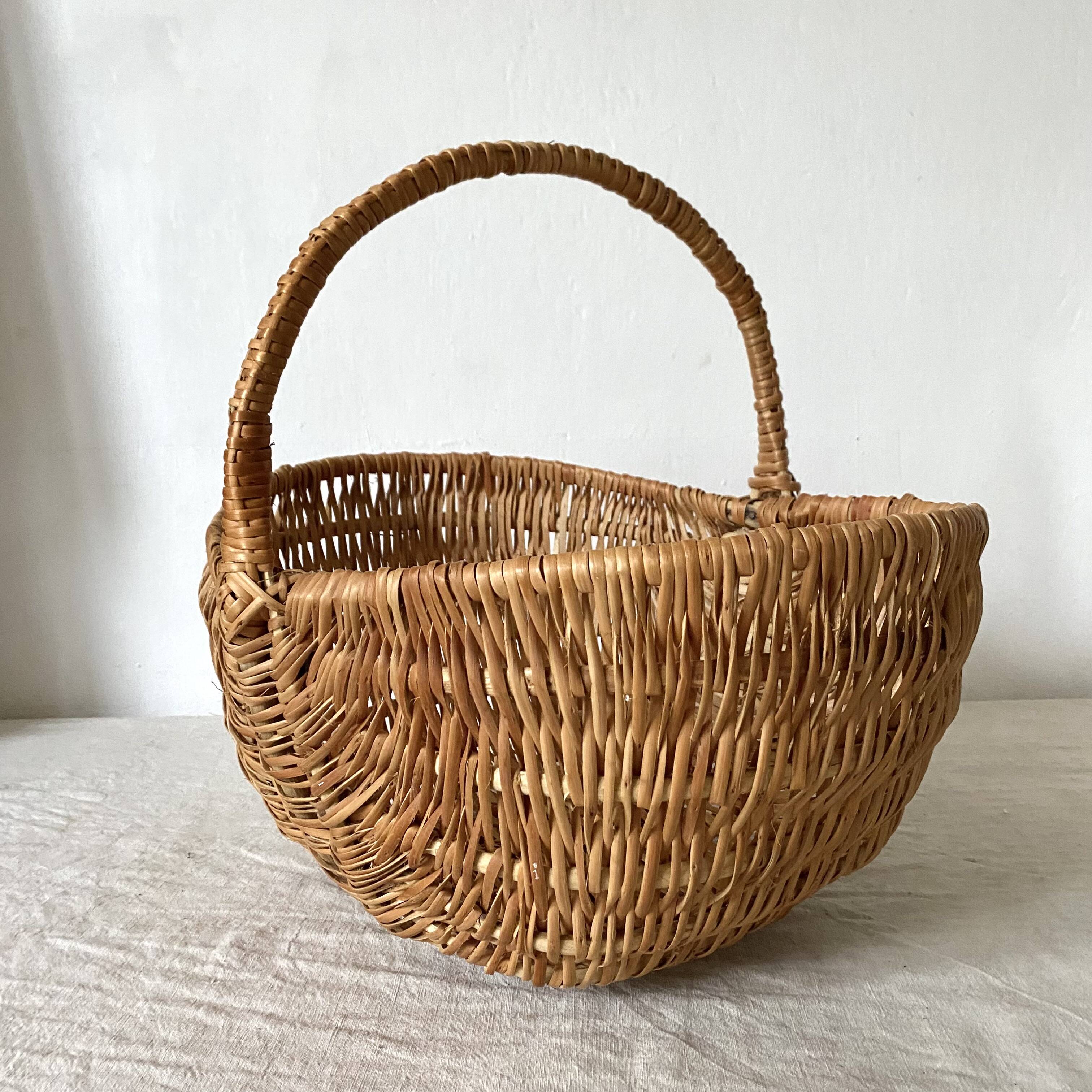 Woven wicker basket