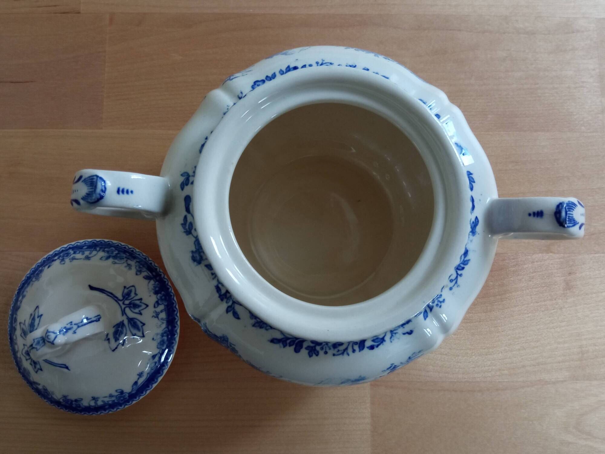 Charming sugar bowl with handles by Villeroy and Boch.