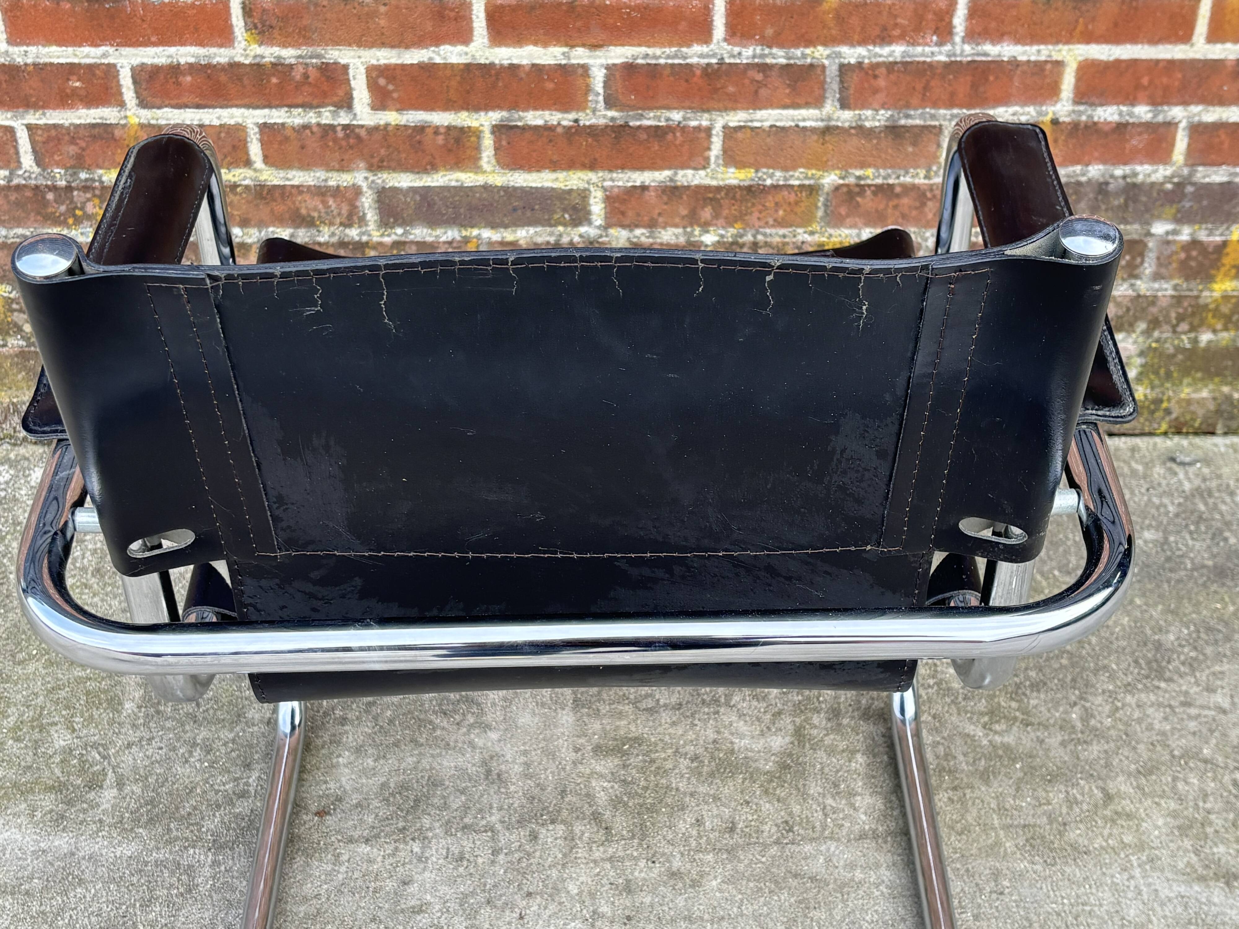 Set of 4 design cantilever chairs black and chrome design made in Italy