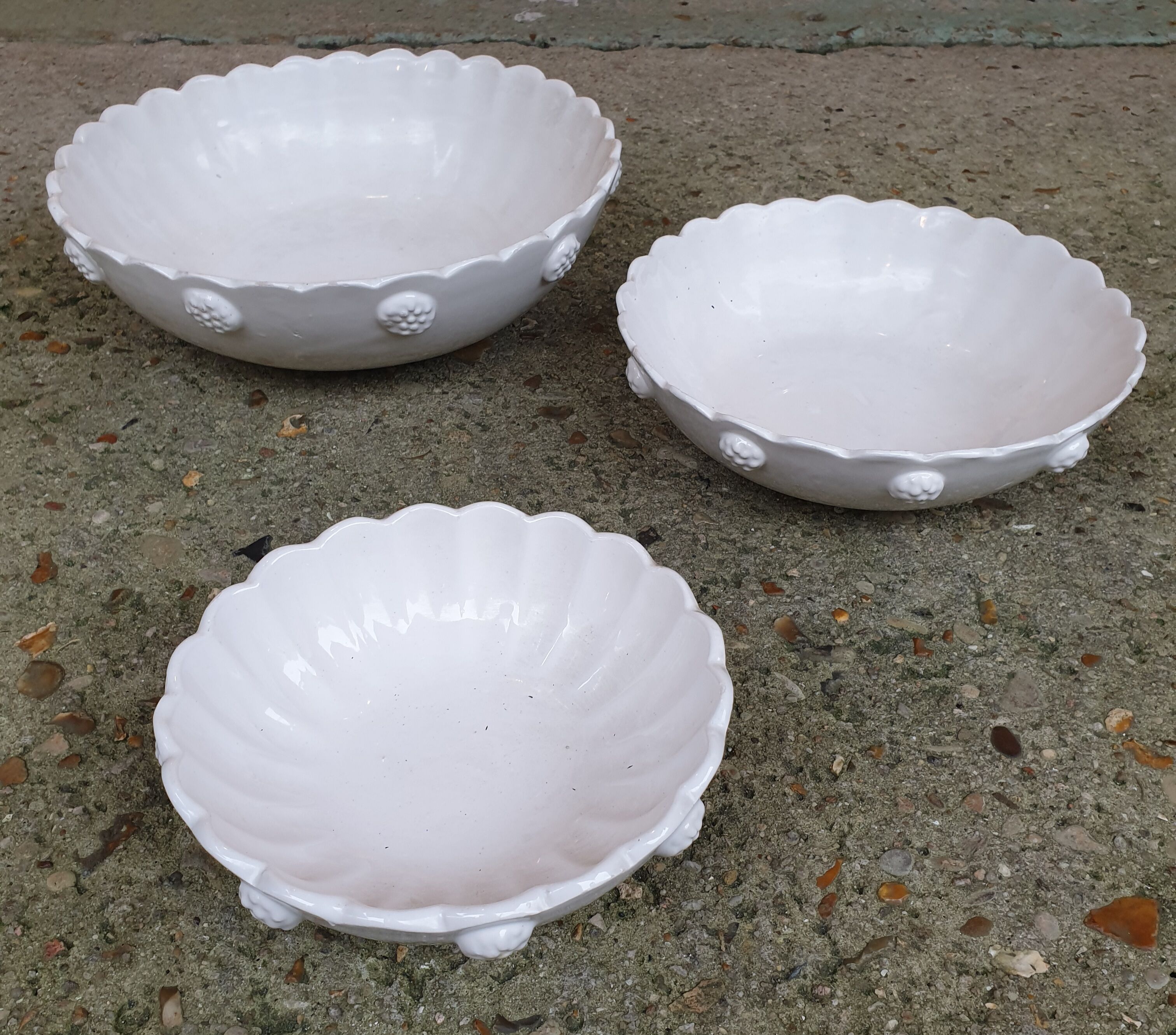 Hollow dishes old salad bowl white earthenware