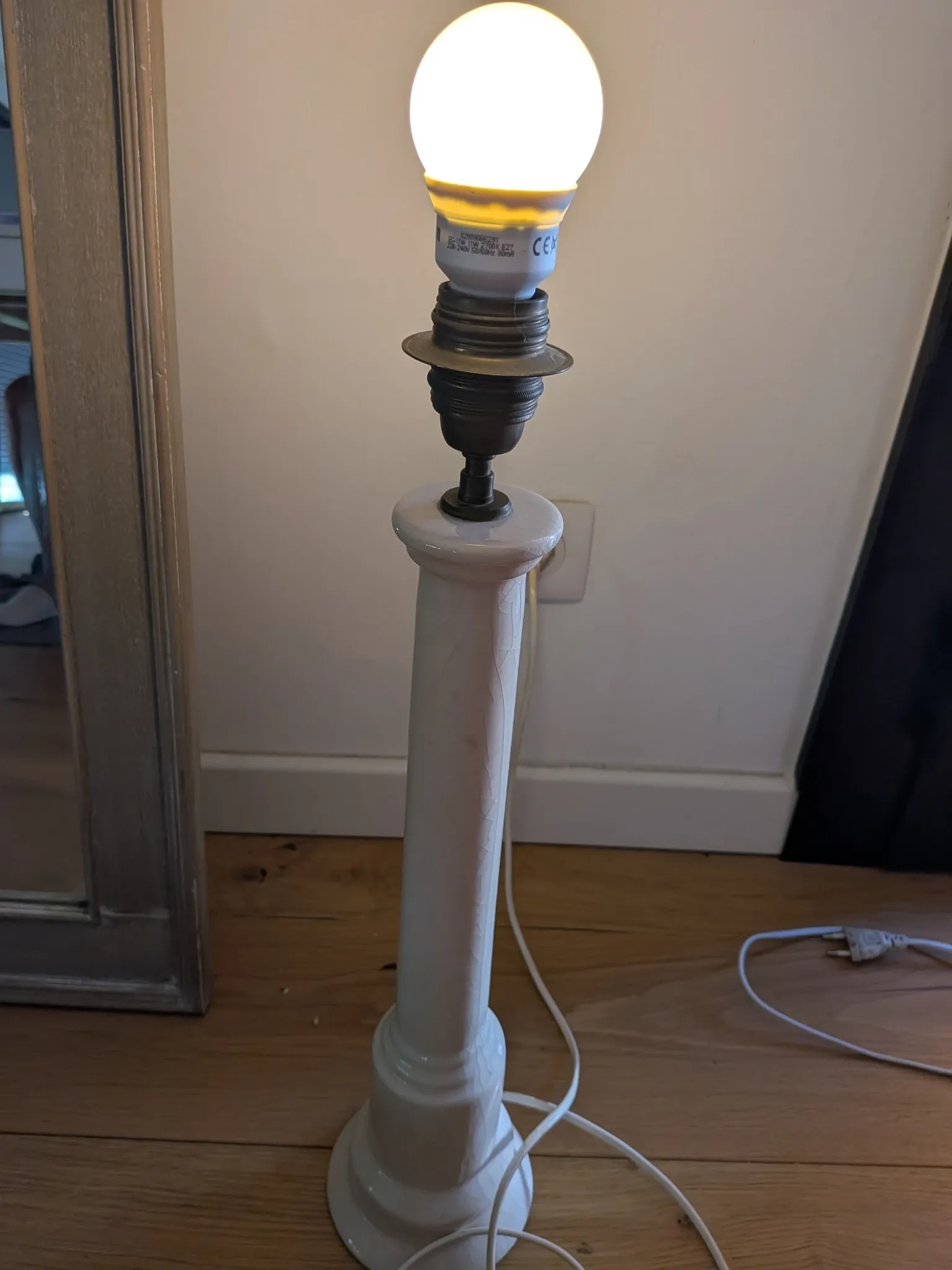 Vintage column lamp base in crackled ceramic