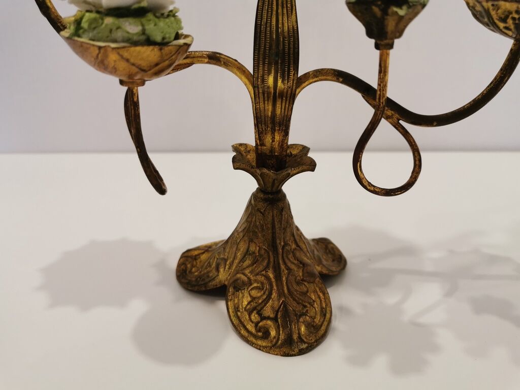 Paire de candelabres d'église fleurs céramique
