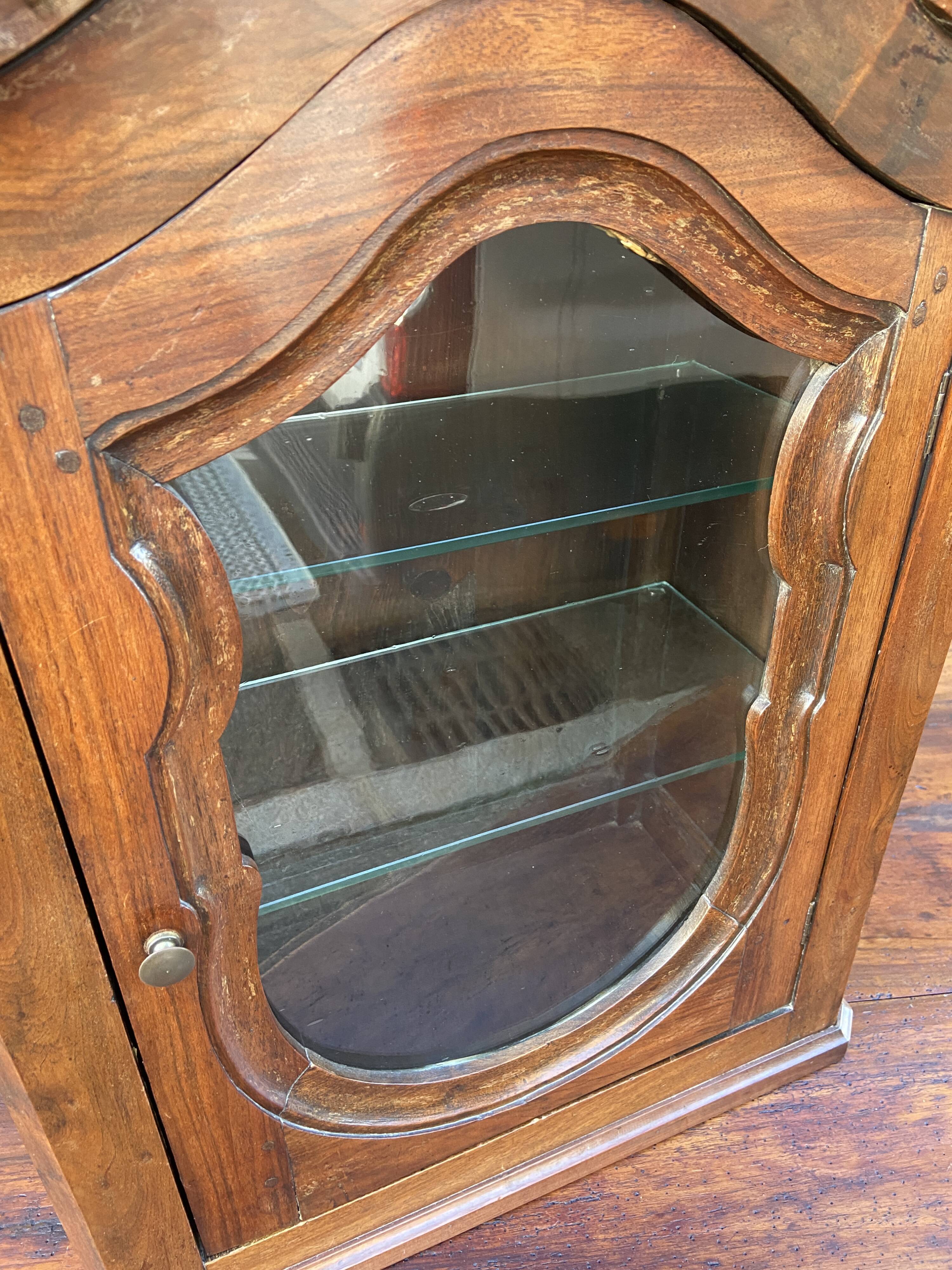 Wall cabinet XIXth in walnut