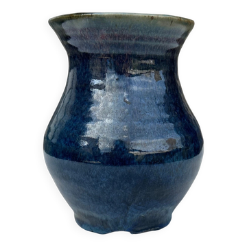 Vase artisanal en grès émaillé bleu, signé