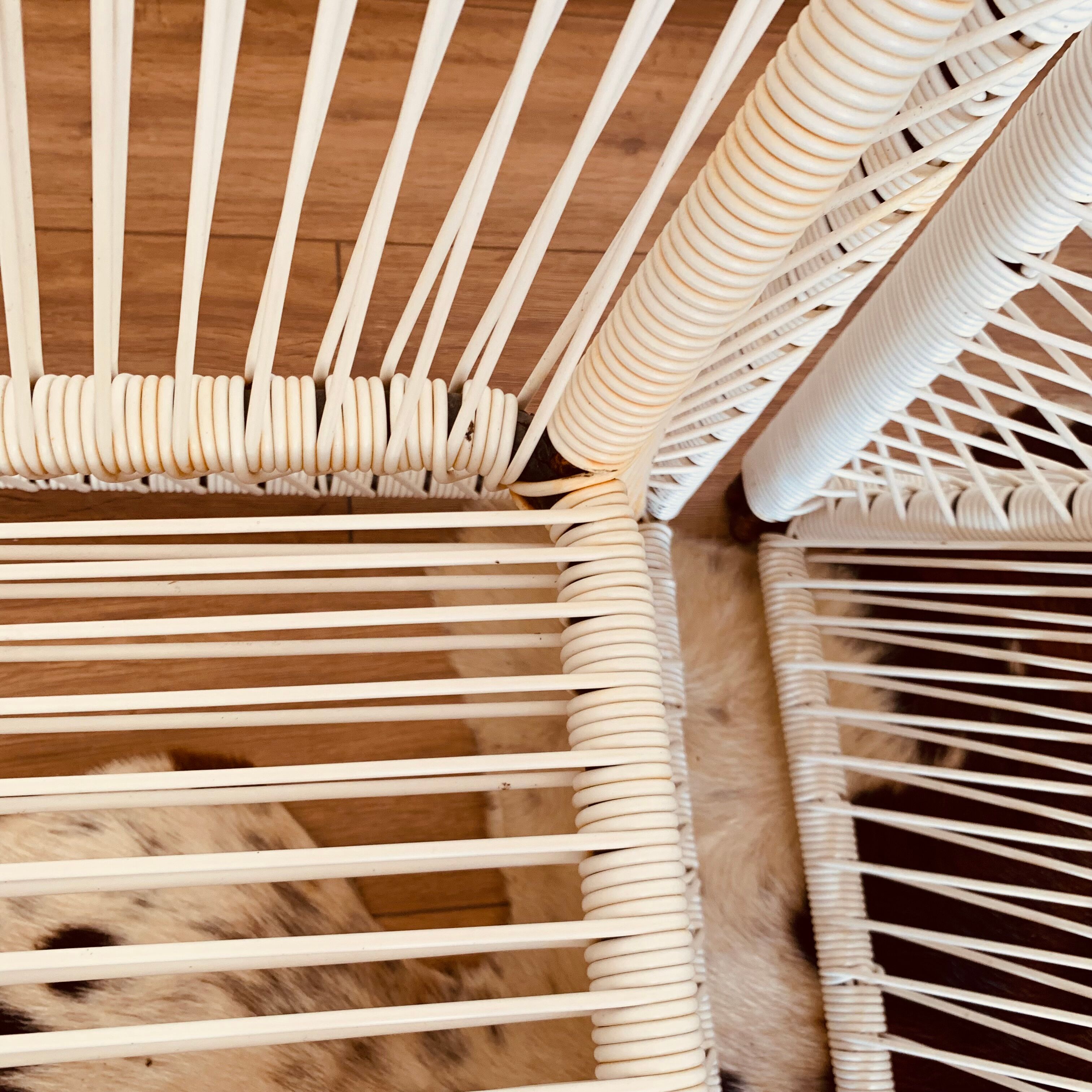 2 garden armchairs in white scoubidou