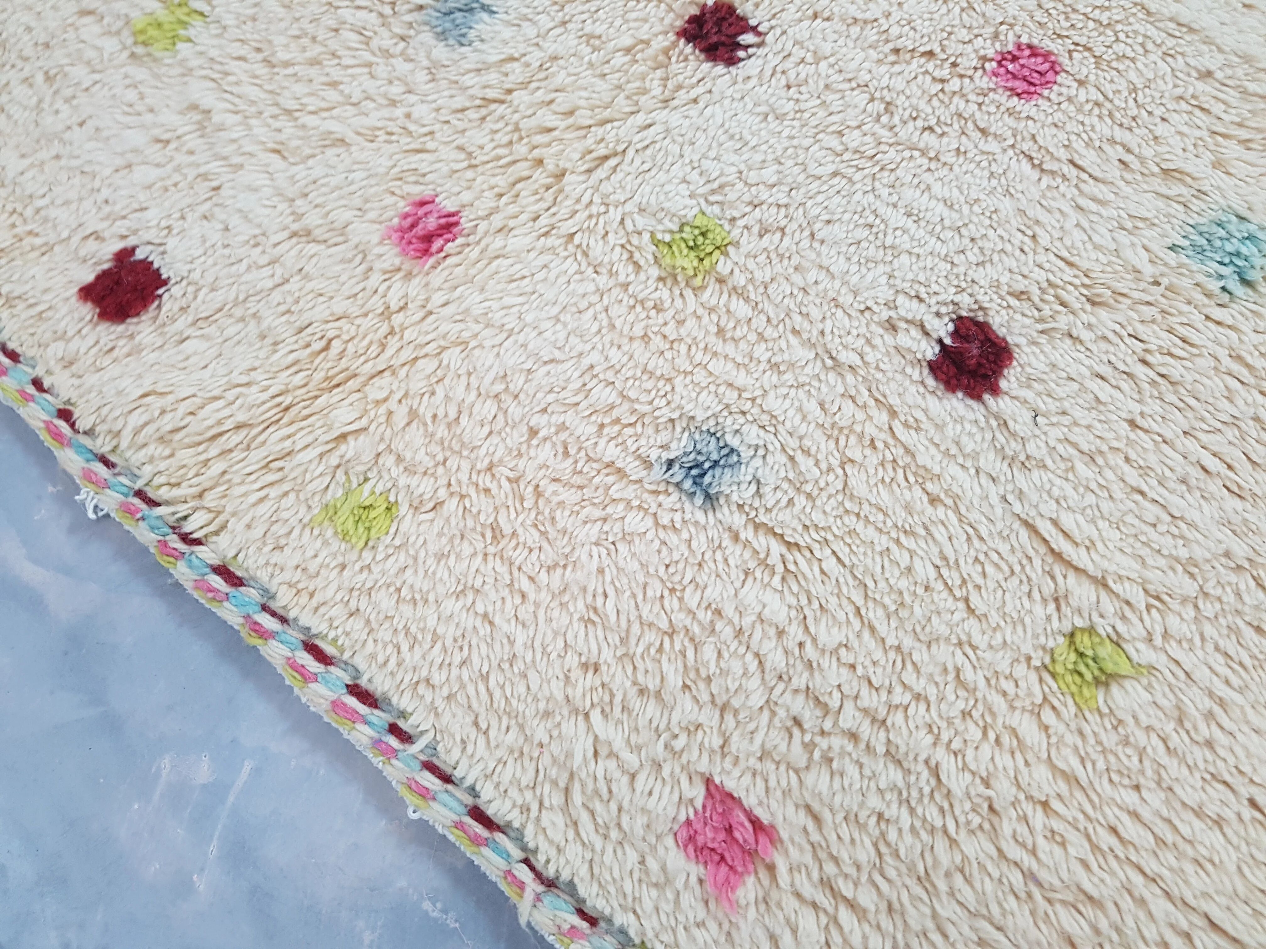 Handmade Azilal rug, 230 x 150 cm, AZ-118