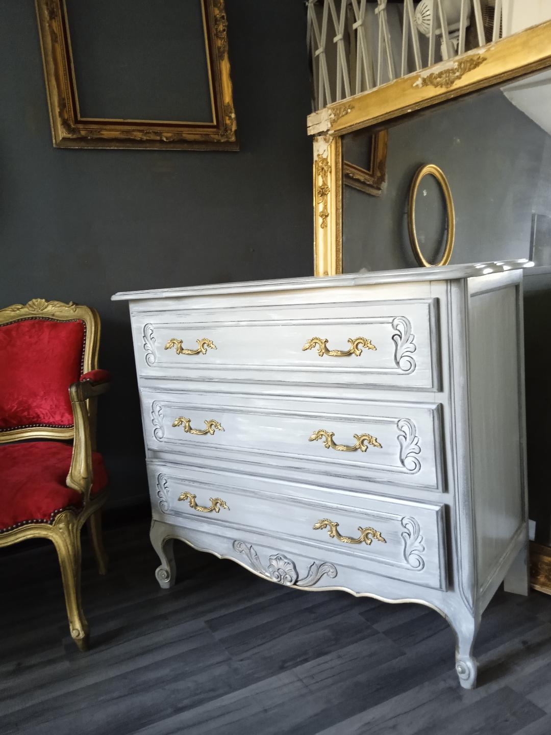 Patinated chest of drawers Louis XV style