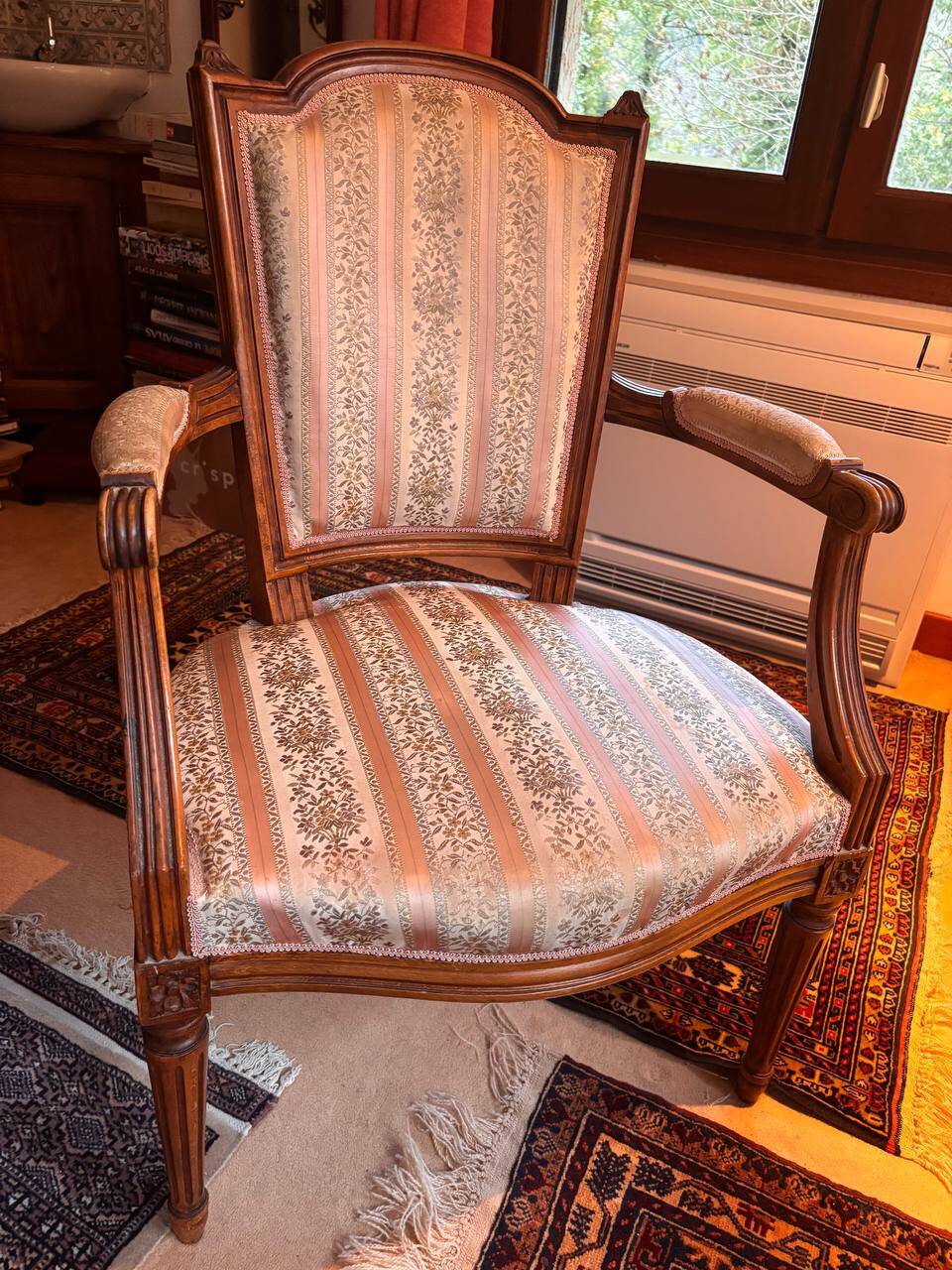 Fauteuil style Louis XVI