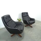 Fauteuil pivotant en similicuir noir provenant de Suède