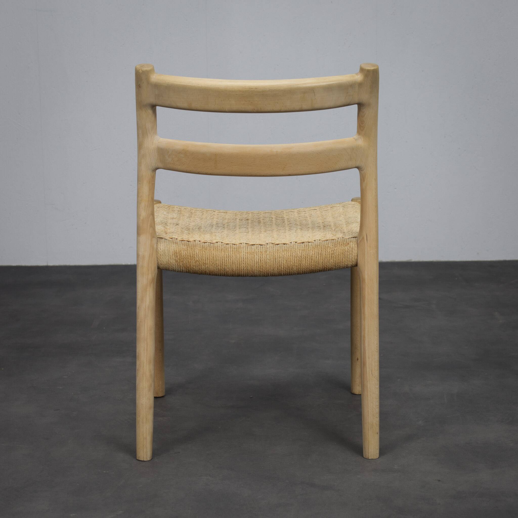 Ensemble de 6 chaises de salle à manger modèle 84 par Niels Otto Møller, années 1970.