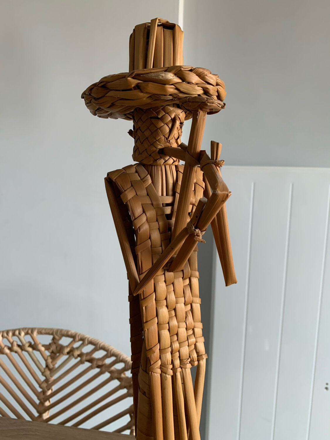 Statuette figurine straw wicker character musician height 42 cm
