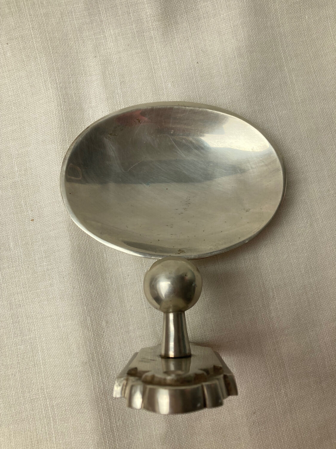 Metal soap dish