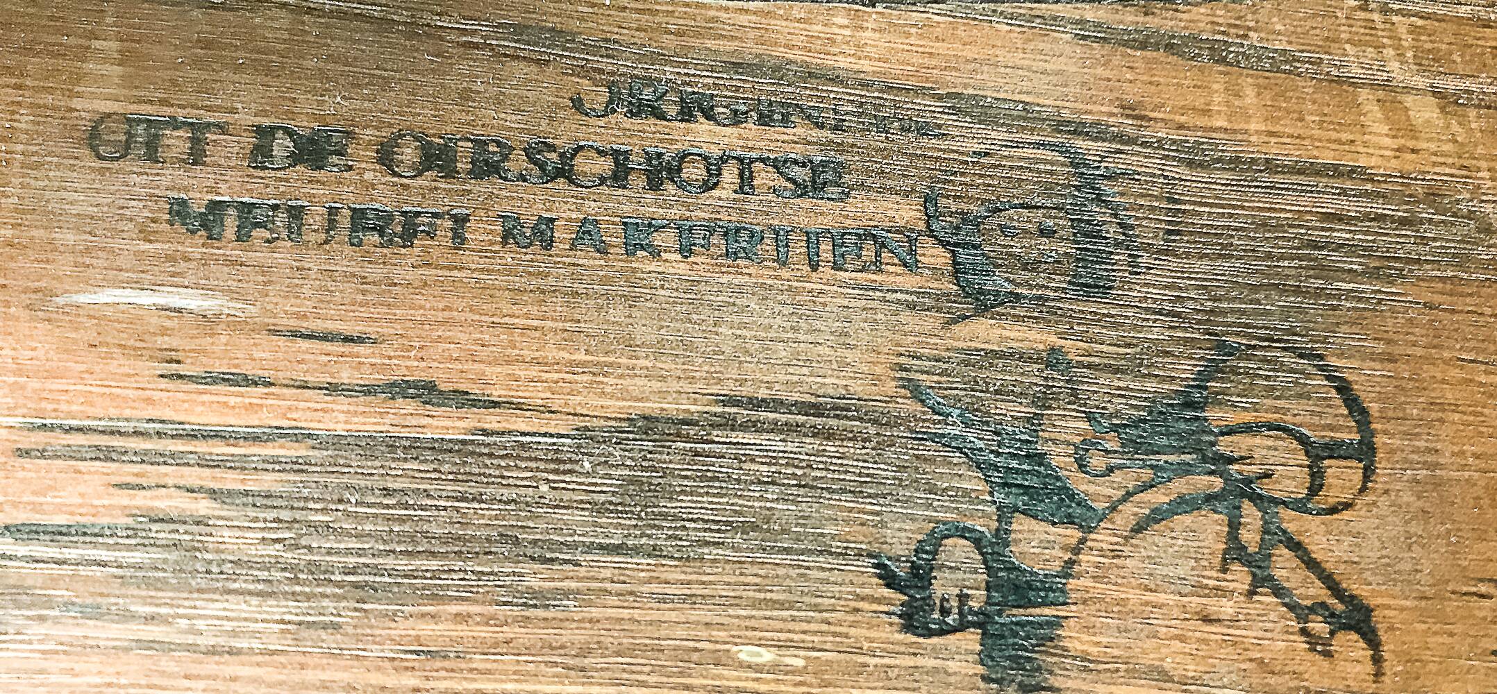 Set of 4 dining room chairs