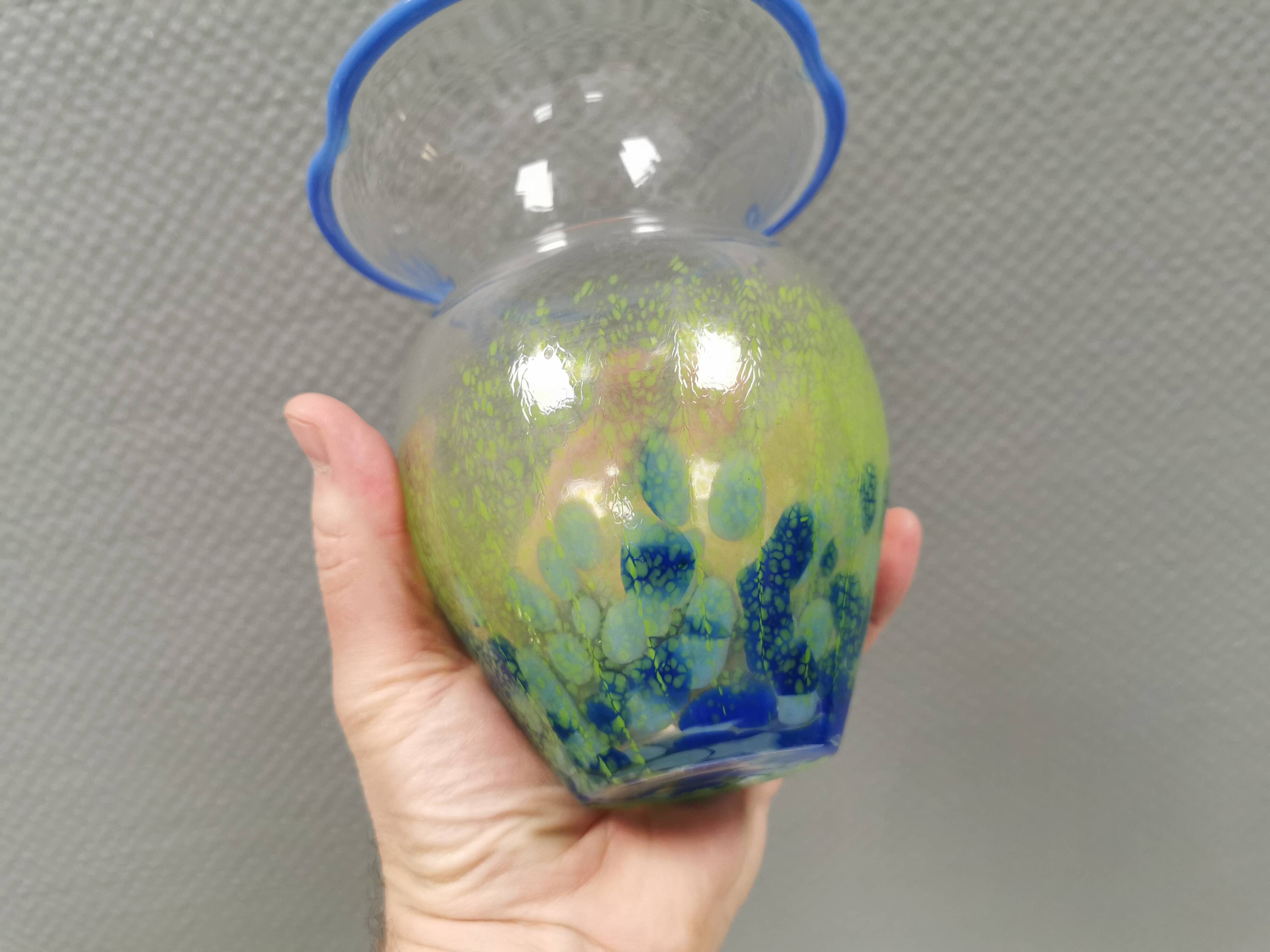 Vase conçu par Monica Backström pour Kosta Boda