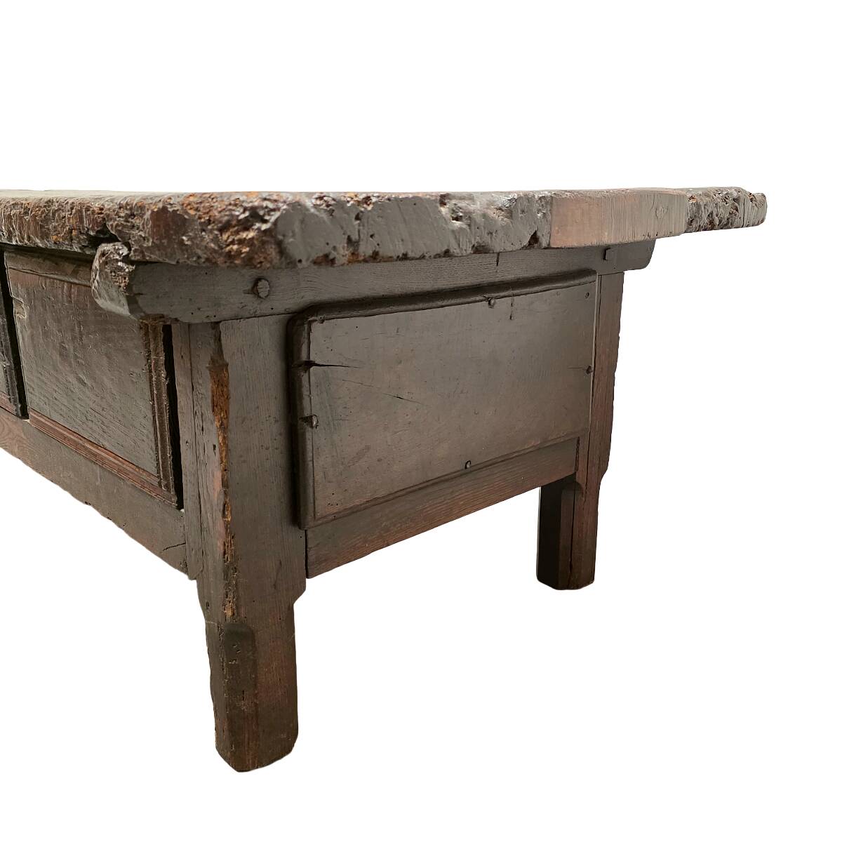 18th century Spanish chestnut wood coffee table