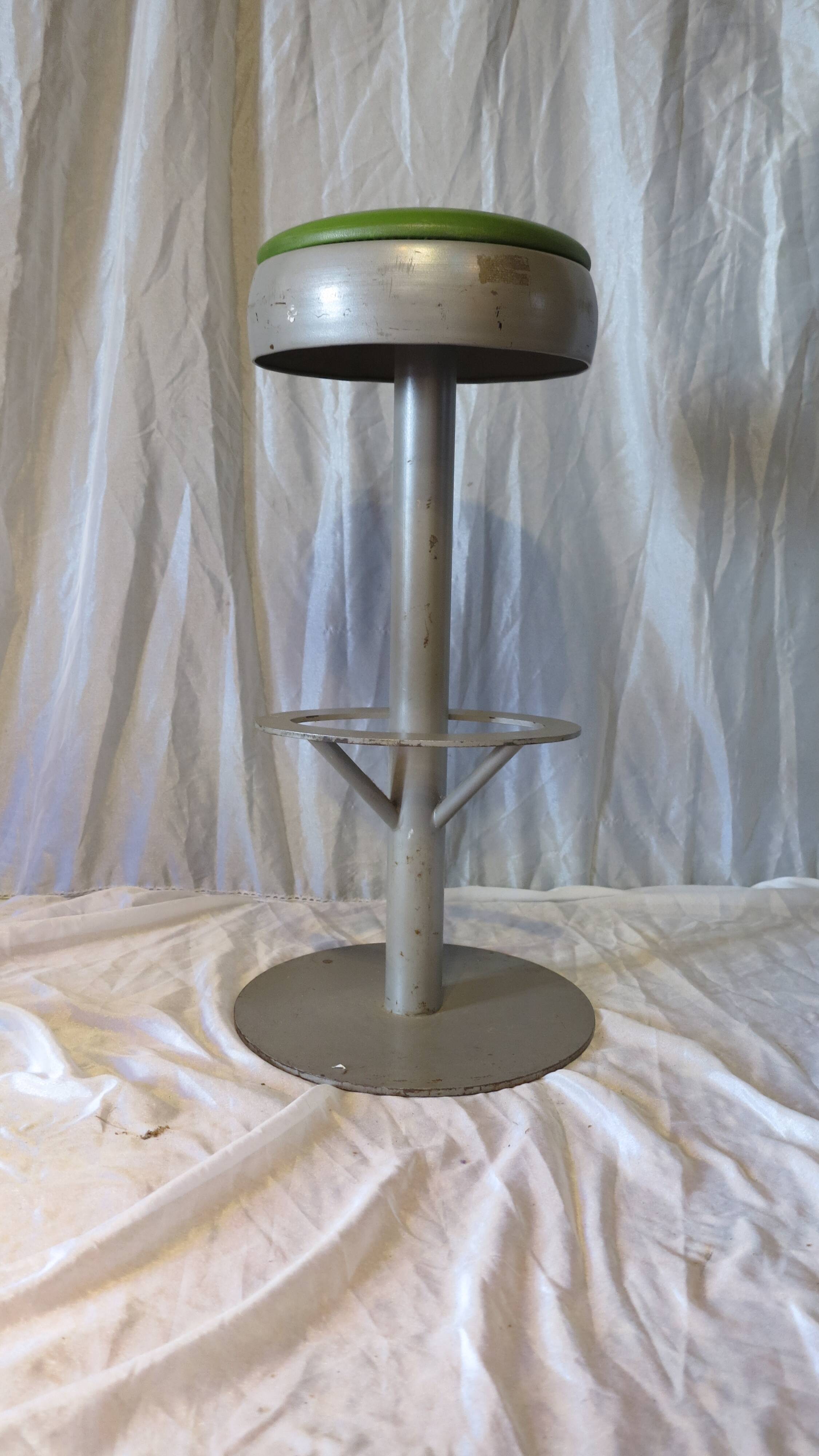 Tabouret haut acier et skaï