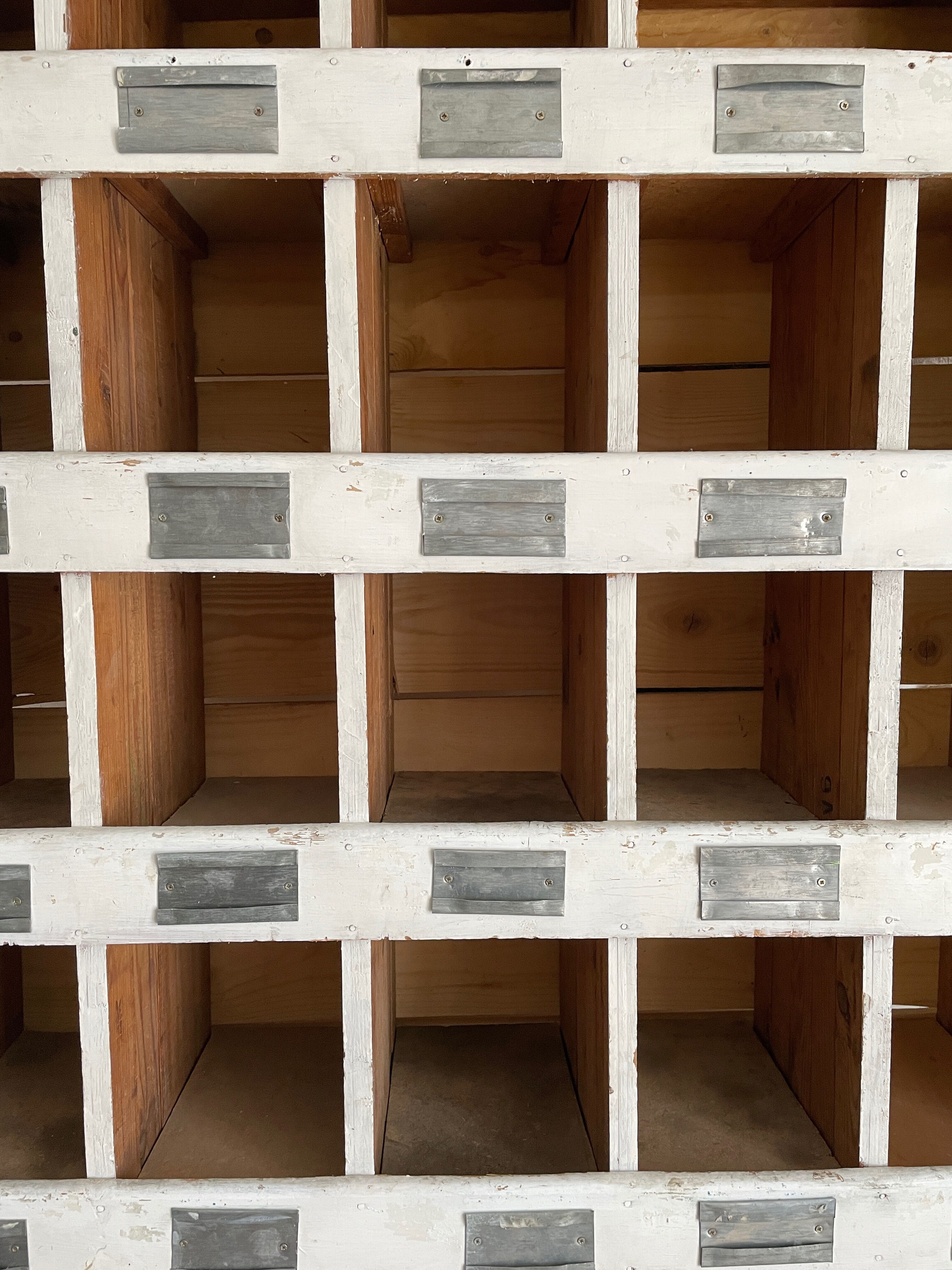 Workshop furniture with lockers