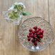 Compotier ou assiette à pied en verre ciselé vintage