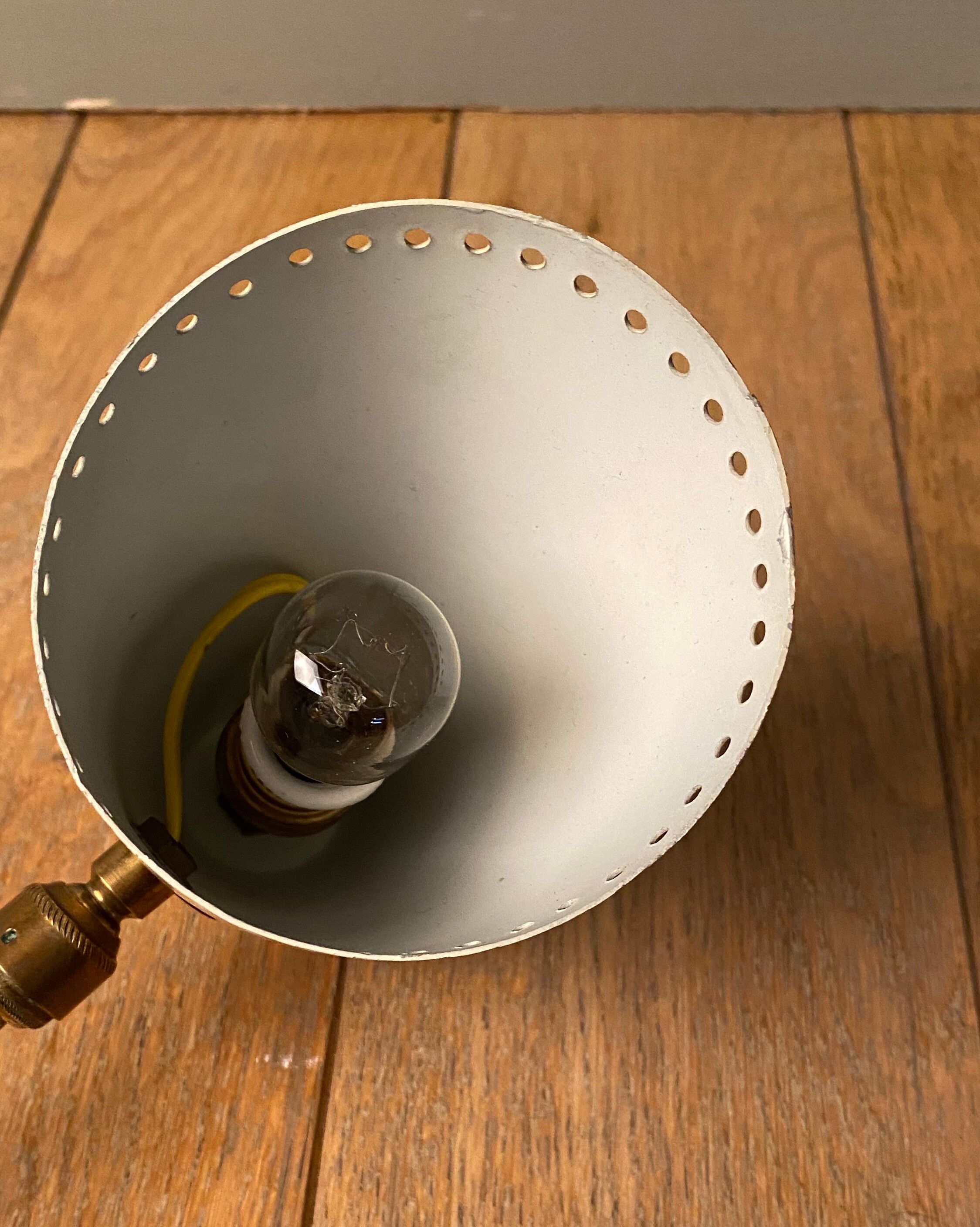 Lampe de fabrication Italienne 1950 articulée à balancier