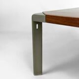 Table basse en noyer et aluminium, par Osvaldo Borsani pour Tecno, Italie, Circa 1970
