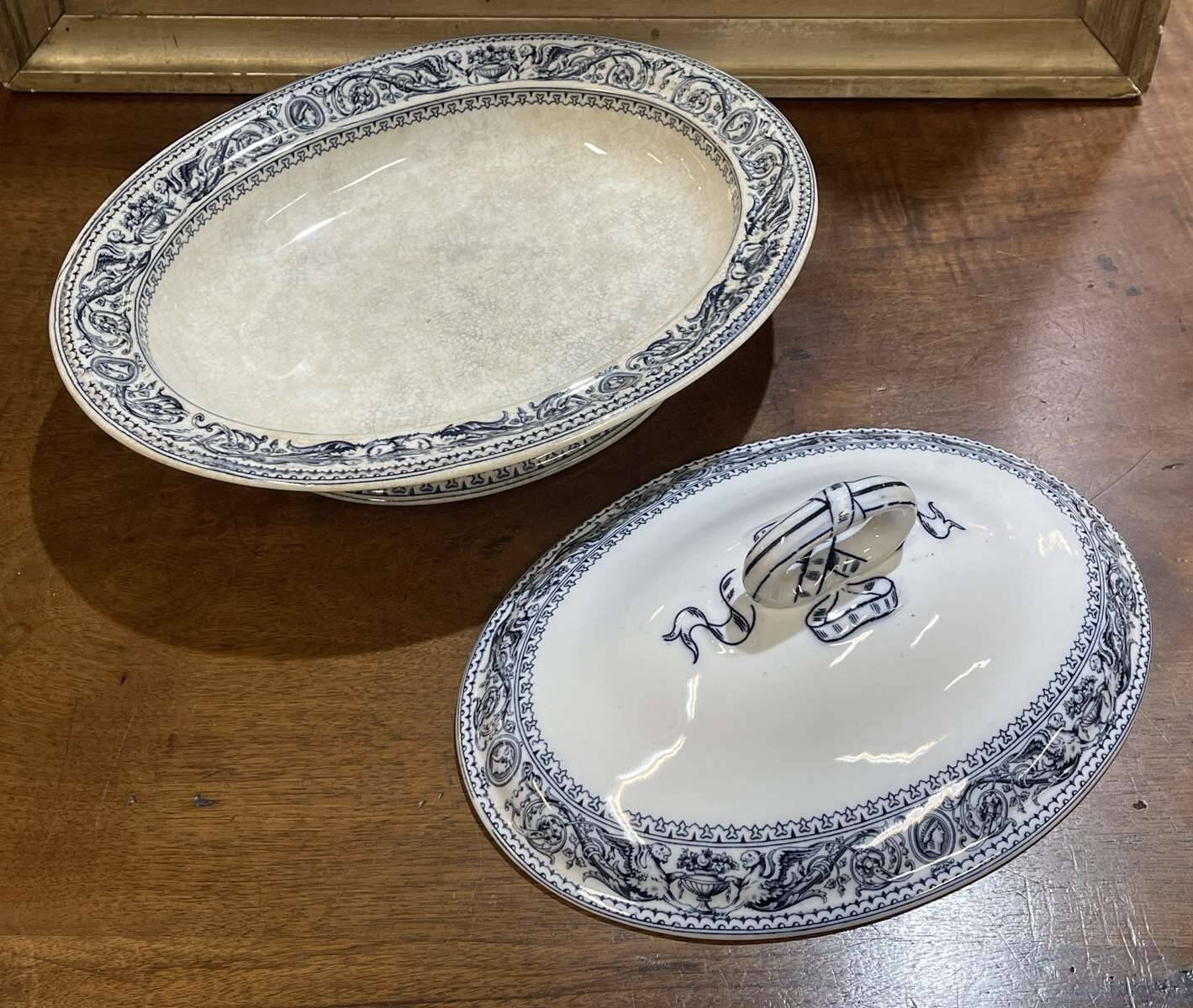 Minton English porcelain vegetable dish, Florentine pattern