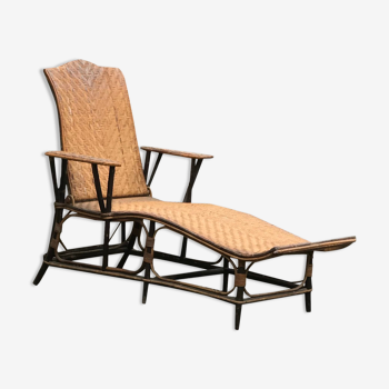 Chaise longue en rotin ancienne.