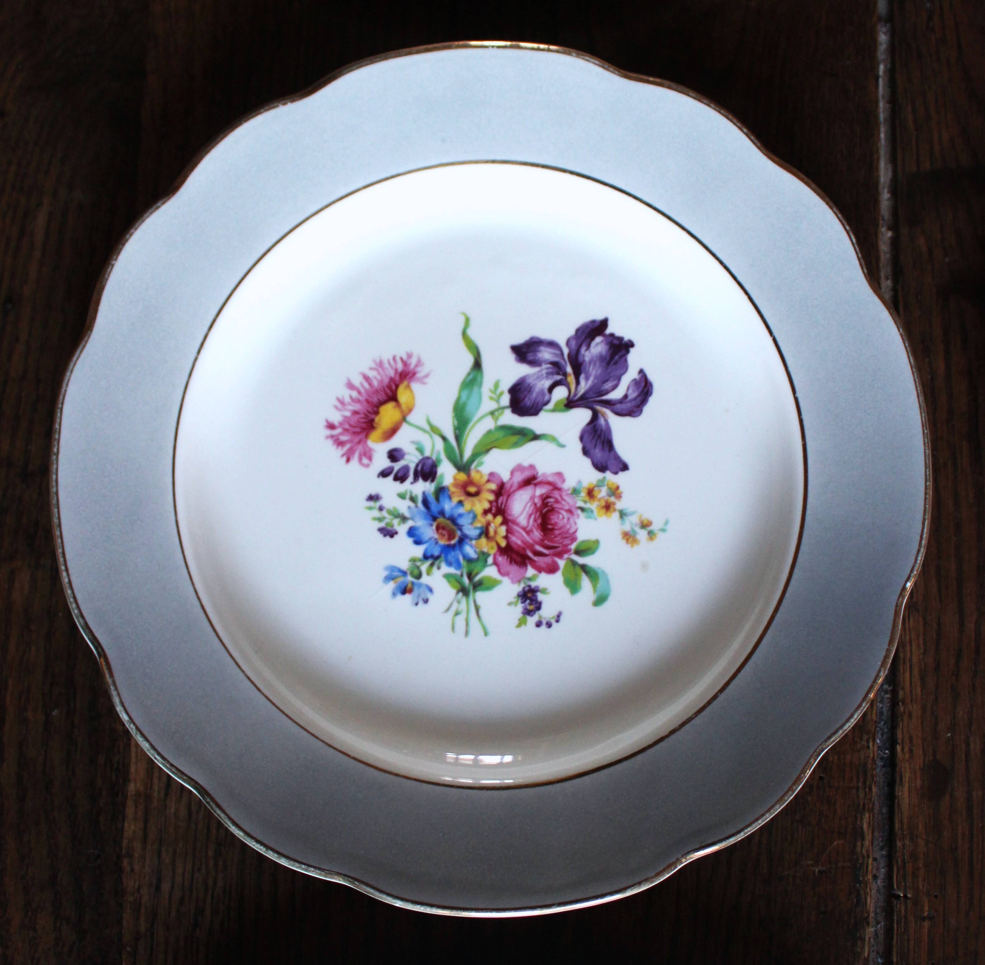 6 flat plates Digoin Sarregemines Marsac red with gold flowers