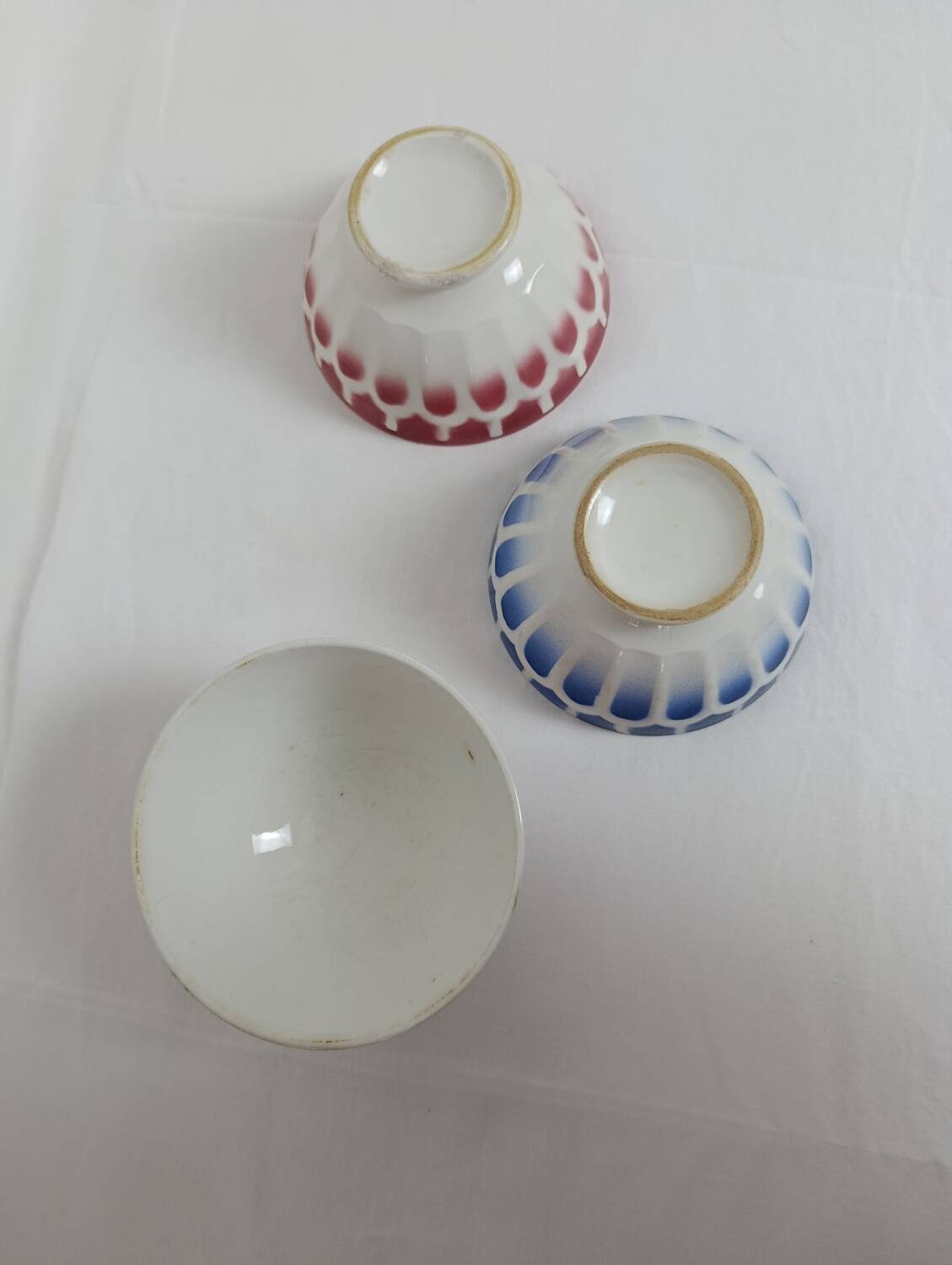 Facet bowl in the style of Moulin des Loups / St Amand