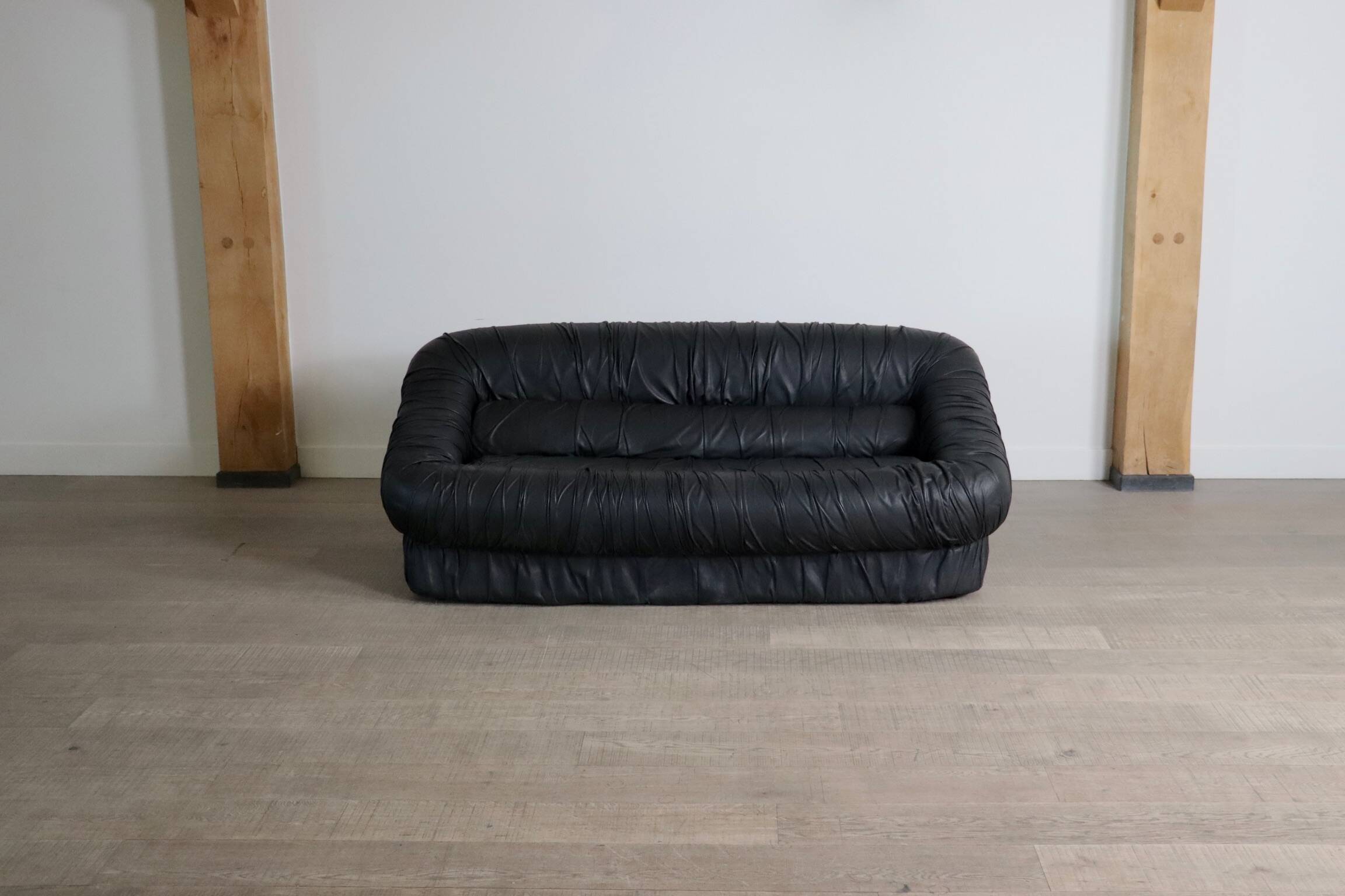 Vintage sofa by De Pas D’Urbino & Lomazzi in black leather for Dall’Oca, 19